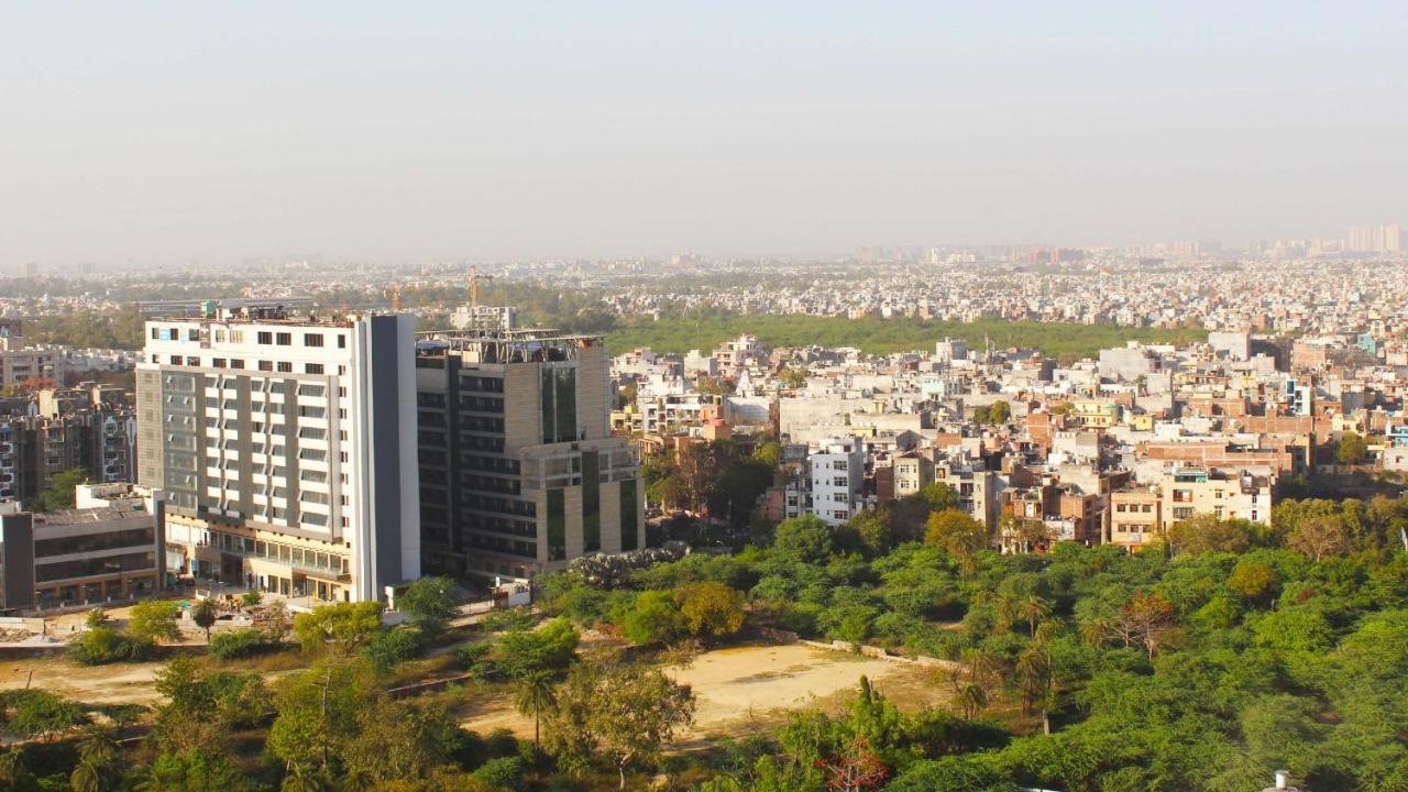 Holiday Inn New Delhi Mayur Vihar Noida, an IHG Hotel Bagian luar foto View of Noida