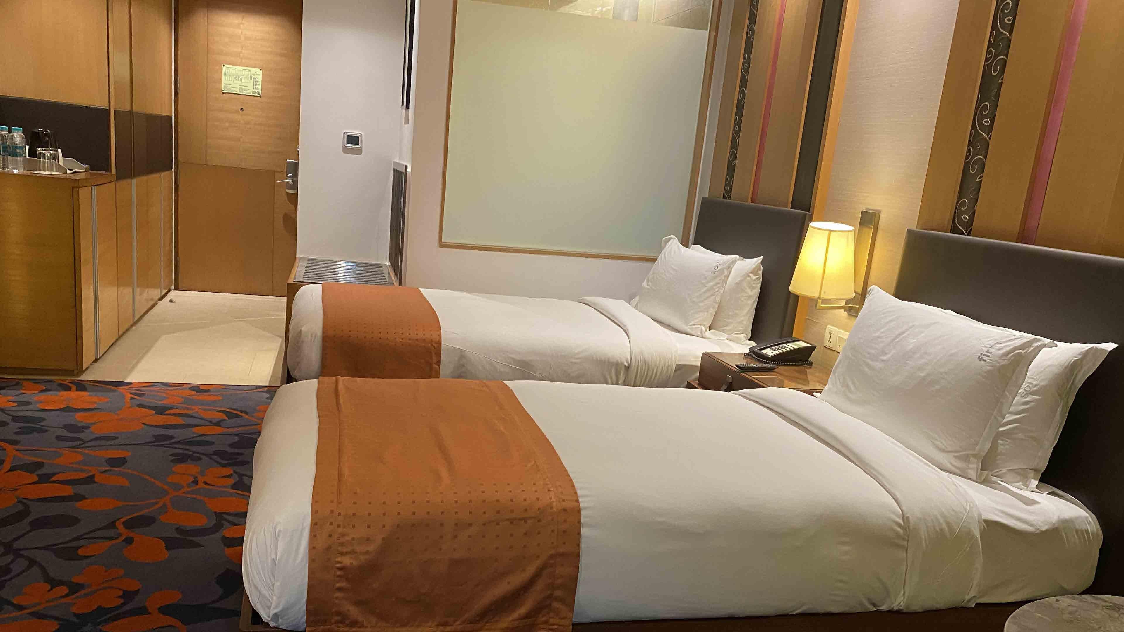 Holiday Inn New Delhi Mayur Vihar Noida, an IHG Hotel Bagian luar foto Deluxe room