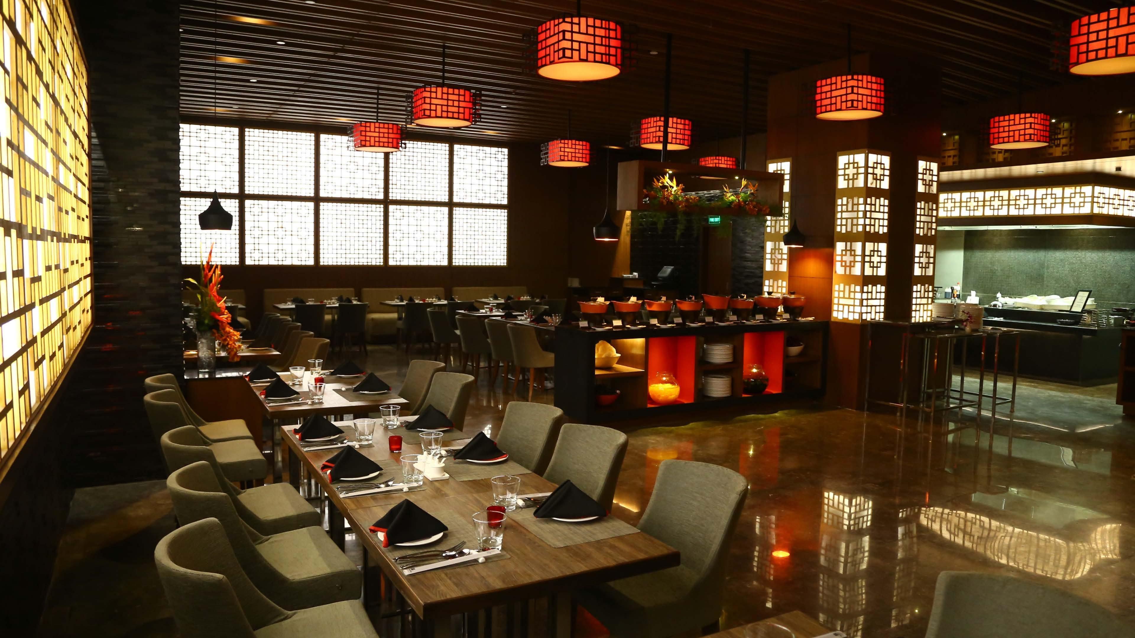 Holiday Inn New Delhi Mayur Vihar Noida, an IHG Hotel Bagian luar foto The restaurant