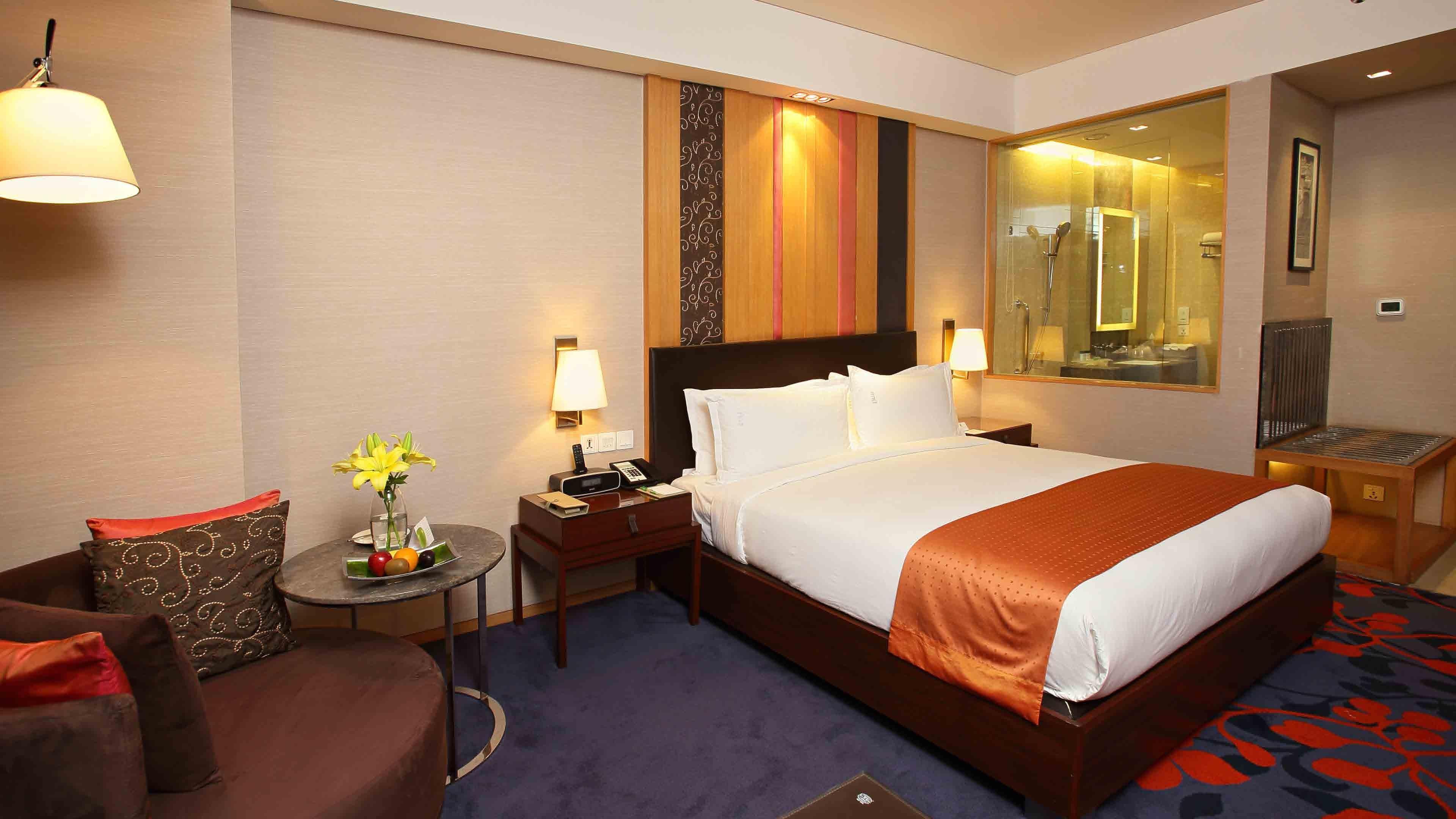 Holiday Inn New Delhi Mayur Vihar Noida, an IHG Hotel Bagian luar foto A room at the hotel