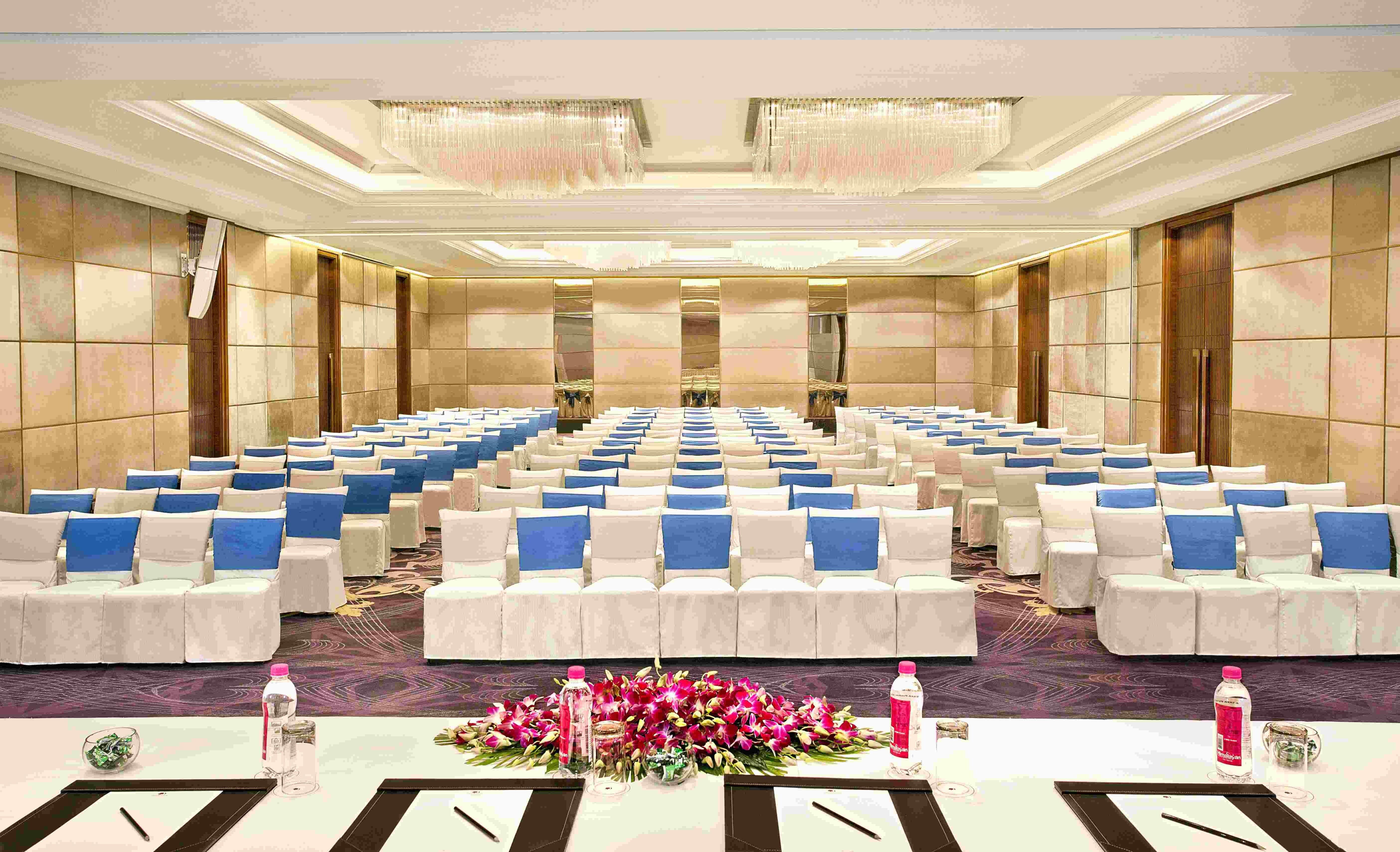 Holiday Inn New Delhi Mayur Vihar Noida, an IHG Hotel Bagian luar foto The Grand Ballroom