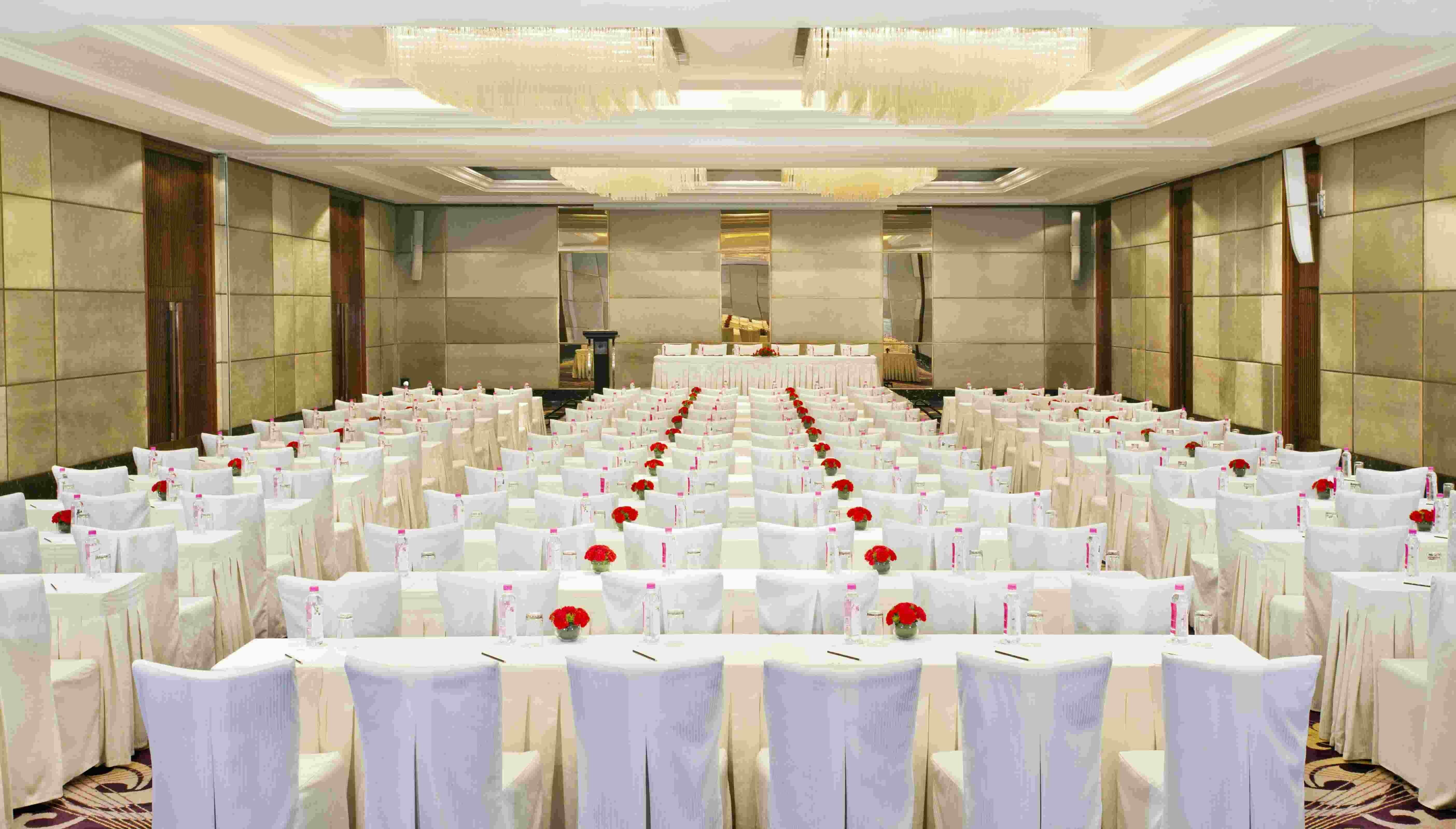 Holiday Inn New Delhi Mayur Vihar Noida, an IHG Hotel Bagian luar foto The Grand Ballroom
