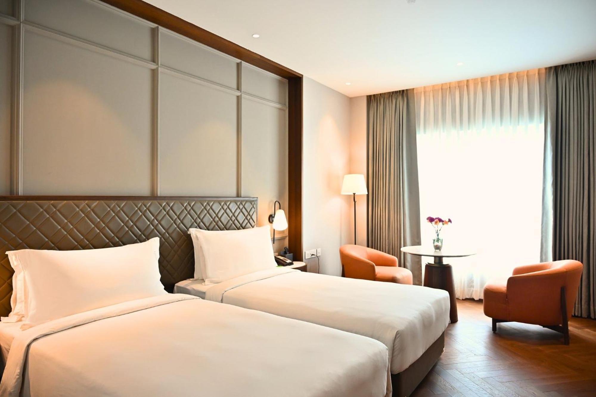 Holiday Inn New Delhi Mayur Vihar Noida, an IHG Hotel Bagian luar foto